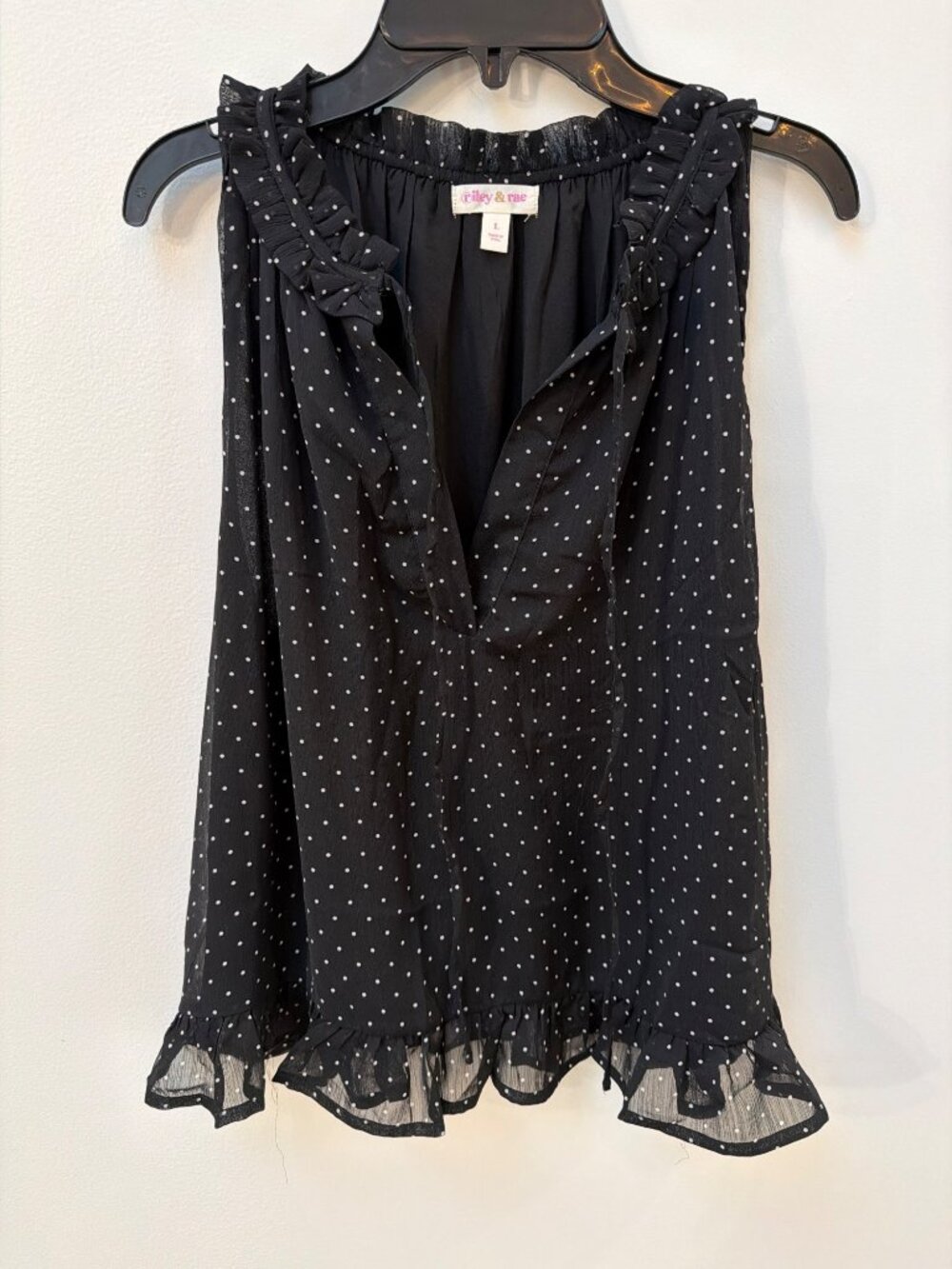 Riley & Rae NWT Large Black Polka Dot Ruffle Trim Sleeveless Blouse
